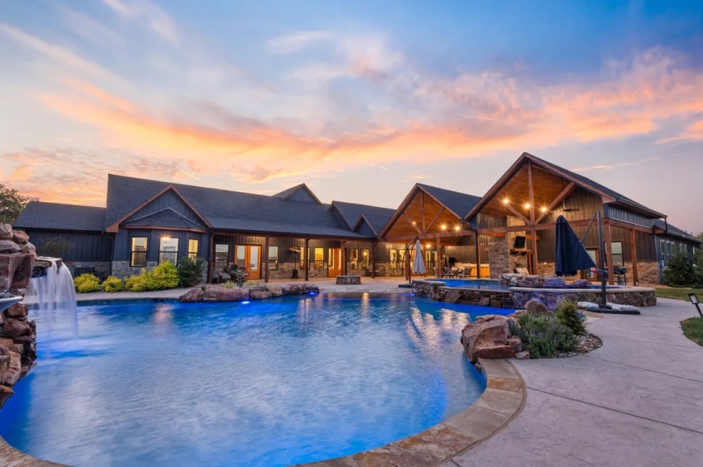 Texas Luxury Home and Ranch and Land Auction featured image
