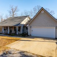 3 bed 2 bath house 62 - Acres Pond Cave City Arkansas