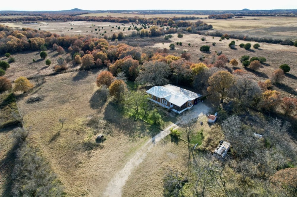New Listing 21.35 Acres Home Callahan County featured image