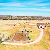 Auction 4 11 at 1pm 160 Acres with Home Horse Stalls Covered Riding Arena and more images 4