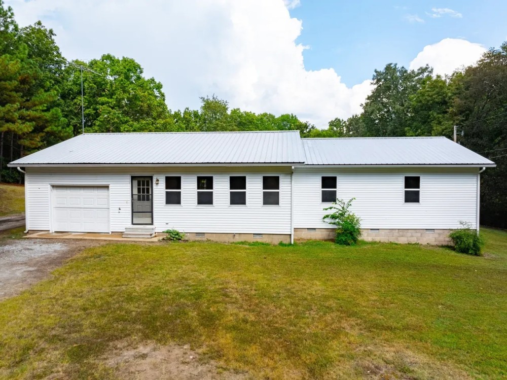 15 - Acres Fenced Back Yard Shop Pond 3 Bed 2 Bath Batesville Arkansas featured image