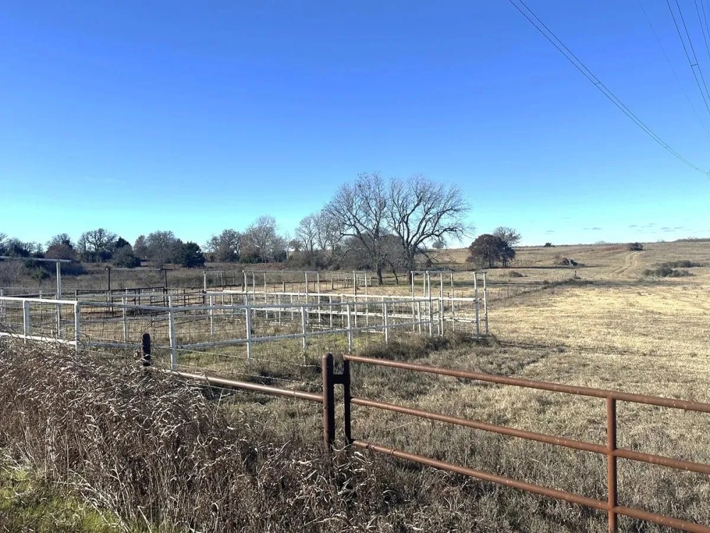 203 Acre Cattle Ranch Duncan OK featured image