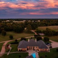 Luxury Horse Ranch with Lighted Roping Arena images 3