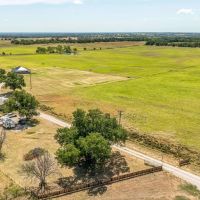 128ac Coastal Field Multiple Wells New Residence