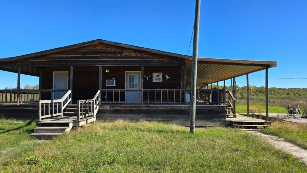 694 Acres with a Lodge in Leflore County MS featured image
