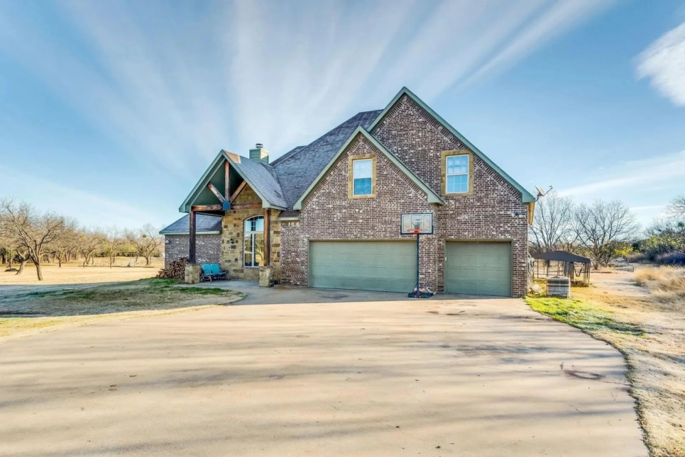 2090 River Front Court Stephenville Texas 76401 featured image