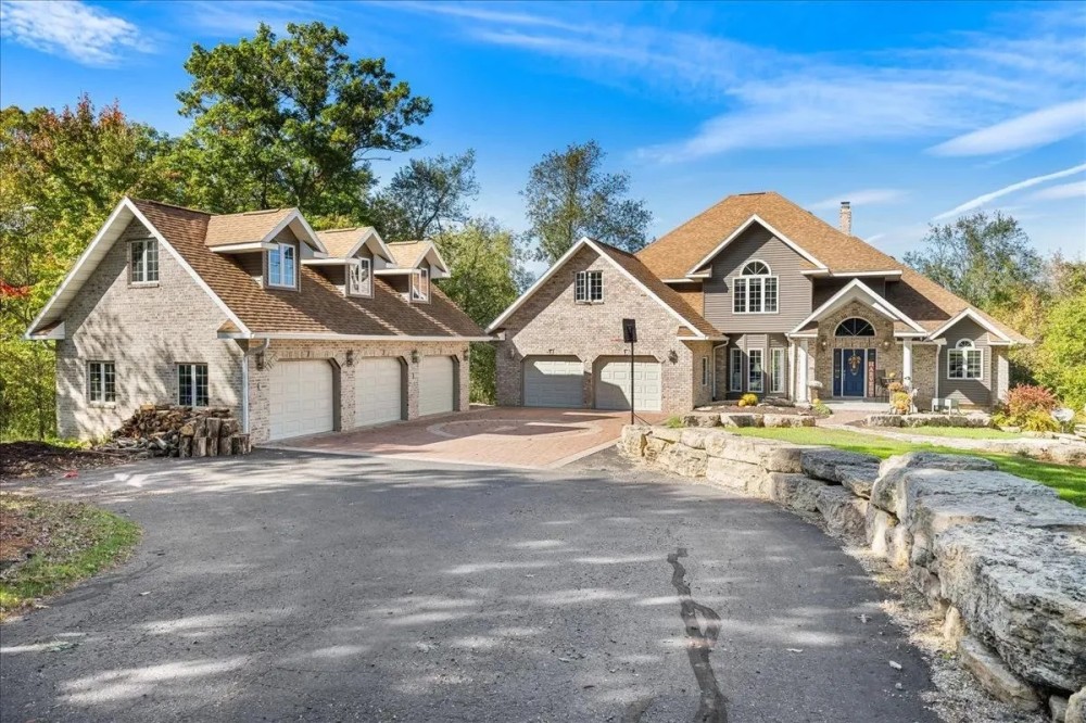 Discover Your Luxury Haven on 28 Acres of Natural Beauty featured image
