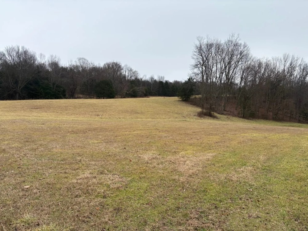 25 acres Barn w living quarters featured image