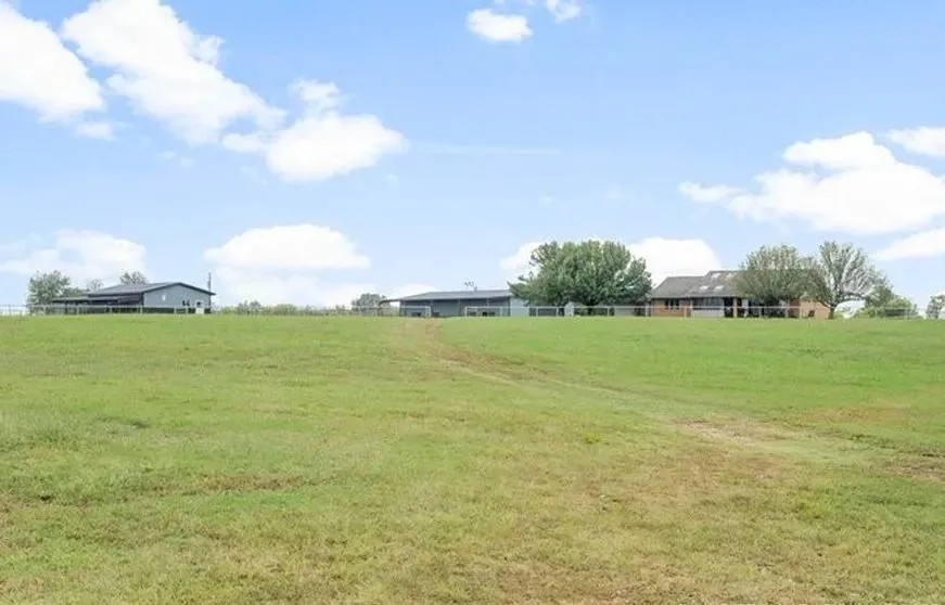 5221 W Groat Road Hulbert OK 74441-8514 featured image
