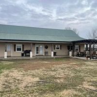 Gorgeous family home situated on 30 acres with two stock ponds images 2