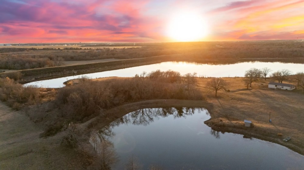 Ultimate Ranch Retreat in Central Texas 717 Oak Knoll Ln Elm Mott TX featured image