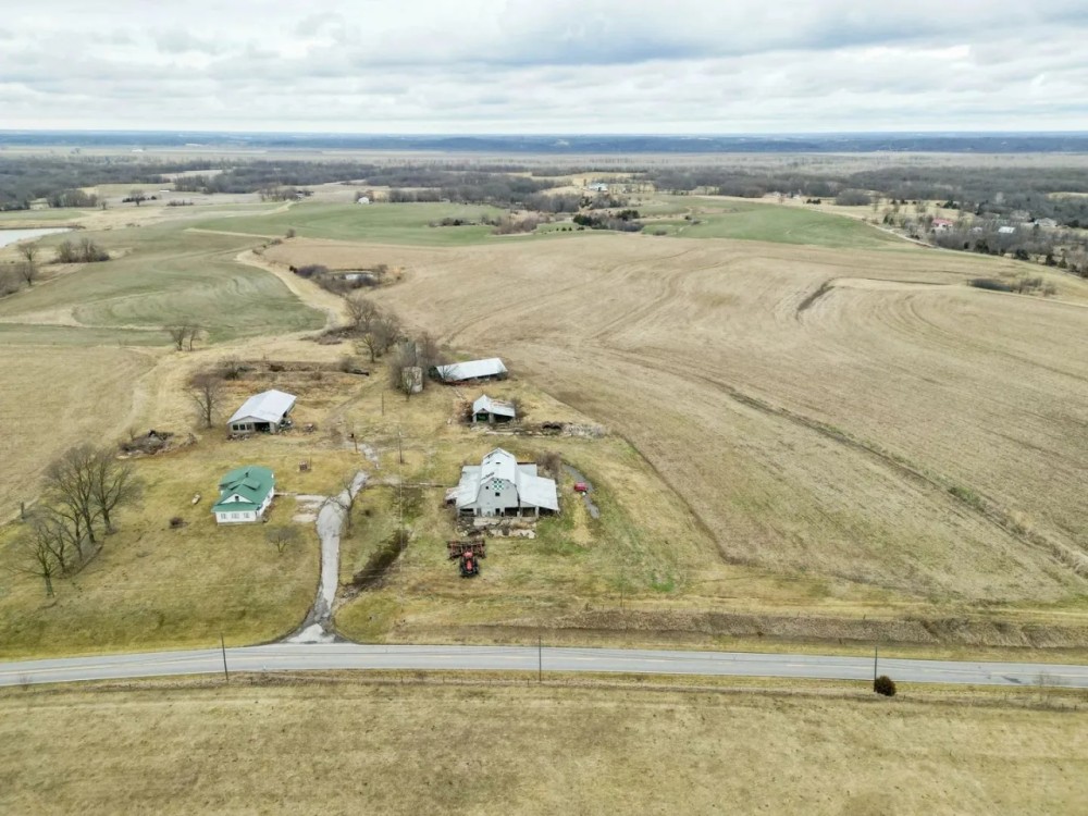Impeccable rolling farmland in Cooper County Property featured image