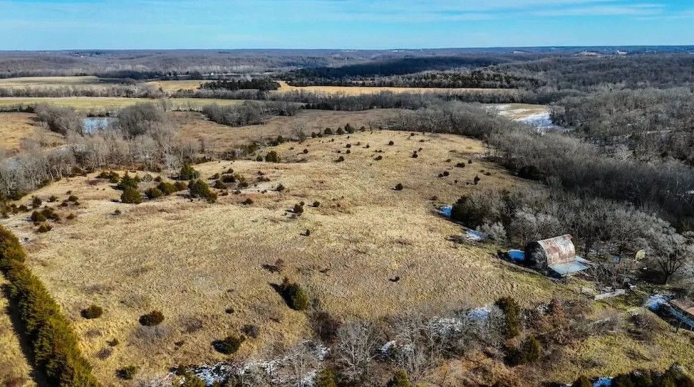 Secluded Retreat With Stunning Views Wildlife And Included Equipment Near Marshfield featured image
