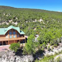 Home and Acreage Borders Public Land