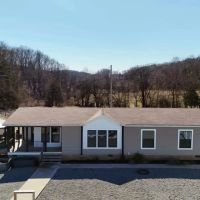 30.92 AC FARM - POTIENTAL HORSE FARM W HOME POLE BARN. POND PASTURE FENCING IN KY