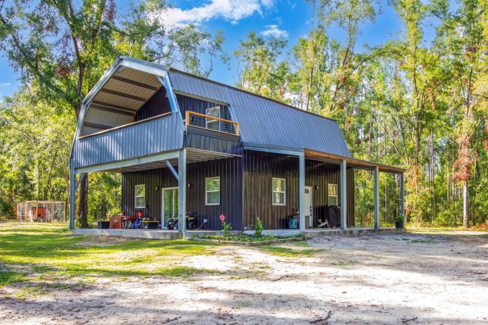 Barndominium 10 Acres of Land in Live Oak FL for Sale featured image