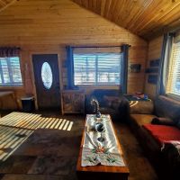 Comfort and adventure in this cozy lakefront cabin images 4