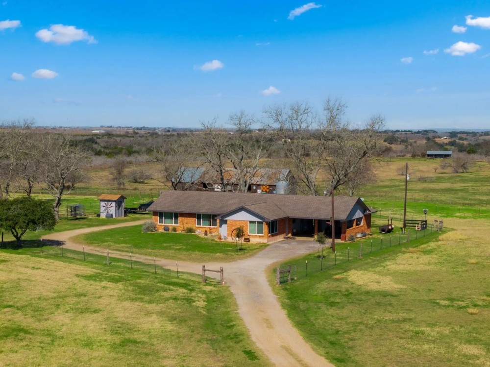 12 acres Home Barn Weimar TX Fayette County featured image