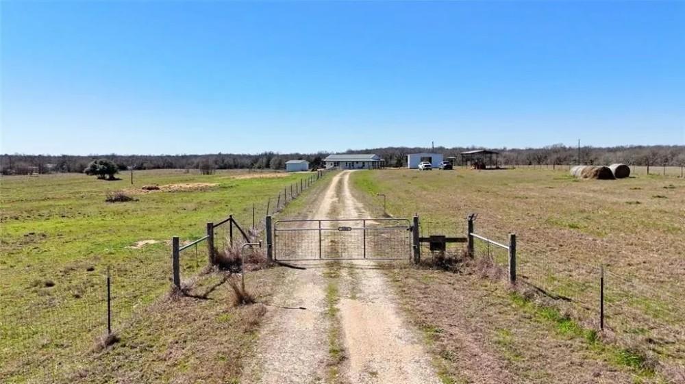 20 acres in Thrall Texas 76578 featured image