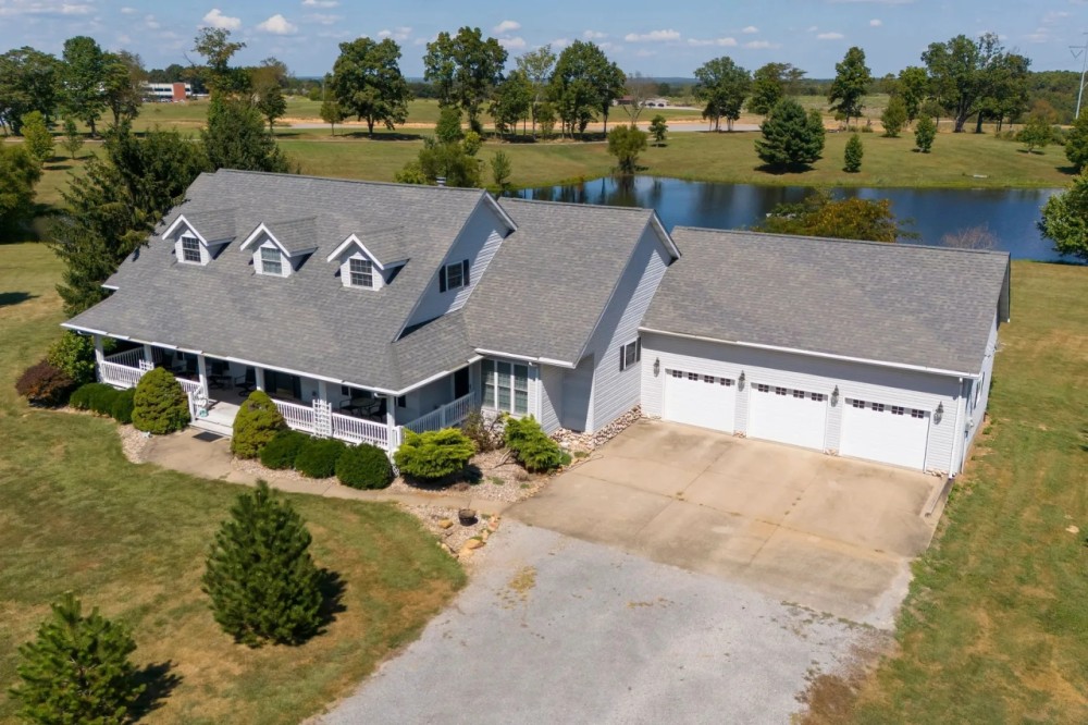 Southern IL Country Home On 53 acres featured image