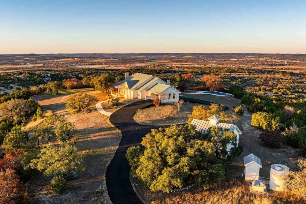 Kendall County Twin Mountain Ranch S of Comfort featured image