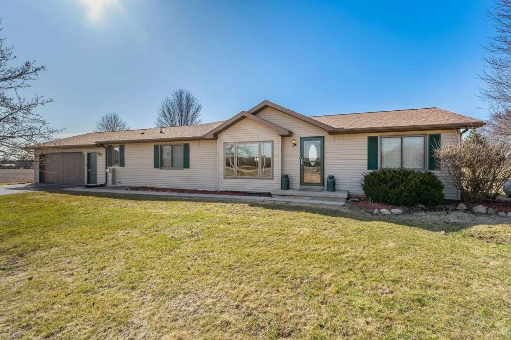 Well-Maintained 3-Bedroom Ranch on 39.64 - Acres featured image