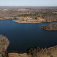 327-Acre Lakefront Hunting Estate in Mineral Point Missouri images 2