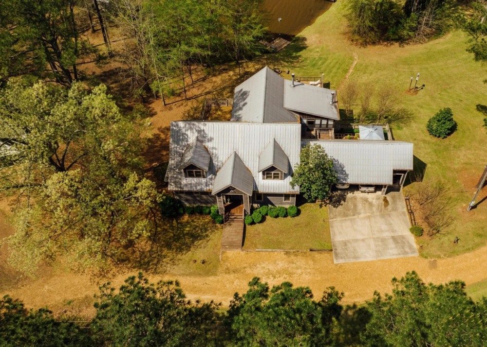 Waterfront Home on 1.54 Acres in Carroll County MS featured image