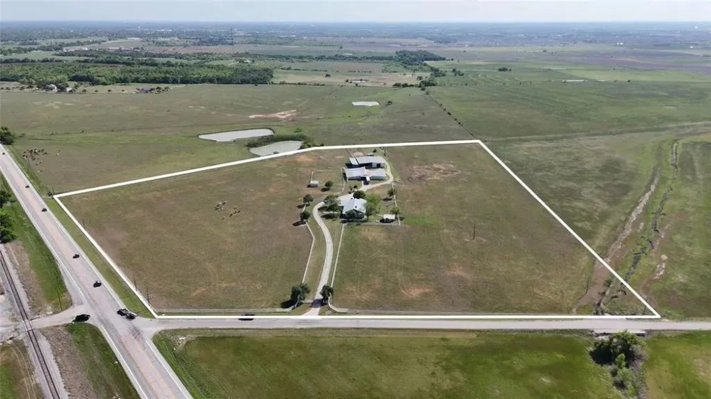 111 Lund Rd Elgin Texas 78621 featured image