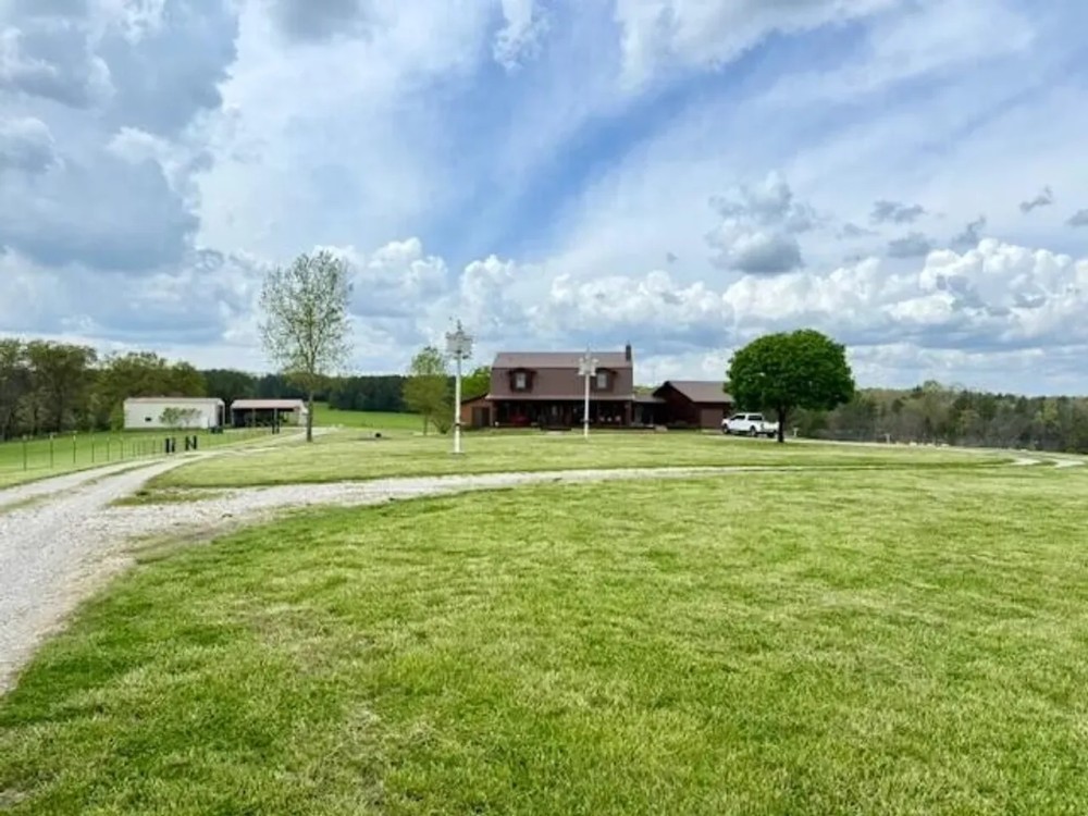 240 Acres Ponds Outbuilding 5 bed 3 1 2 Bath Fenced Shannon County featured image