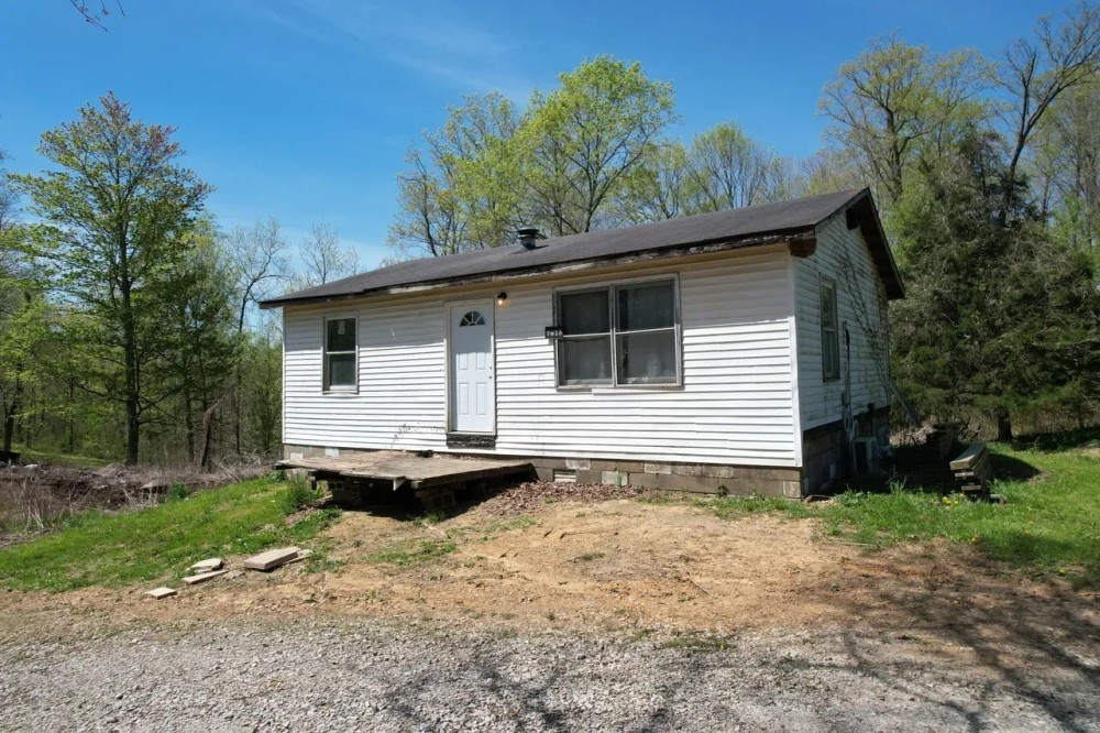 LAND FOR SALE - 34.9 ACRES HOME- WOODED - MEDORA INDIANA - JACKSON COUNTY featured image