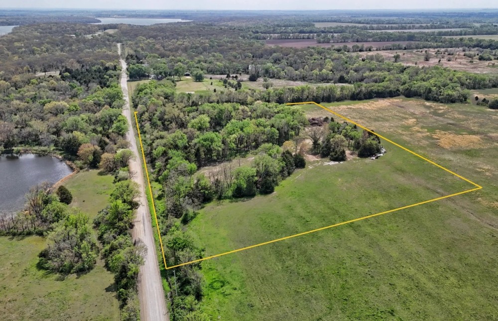 Big Hill Lake Timbered Building Site 10 Acres Labette County KS featured image