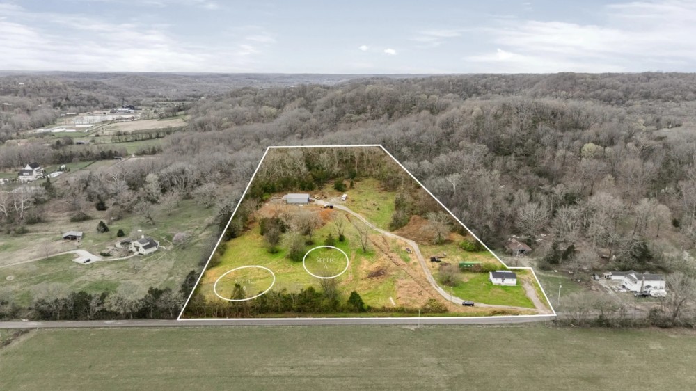 Large estate equestrian lot in Franklin TN featured image