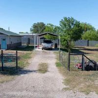 801 E 9th Street Brady TX 76825 images 2