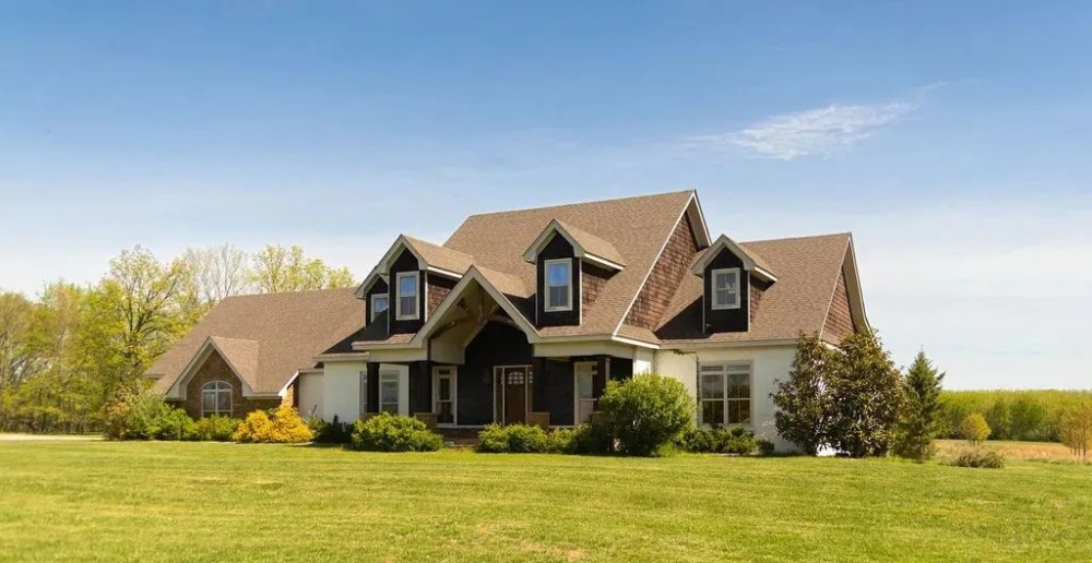 Beautiful Home and Property in Southern Illinois featured image