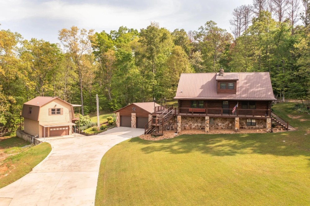 7.2-Acre Log Home in Jacksonville Alabama for Sale featured image