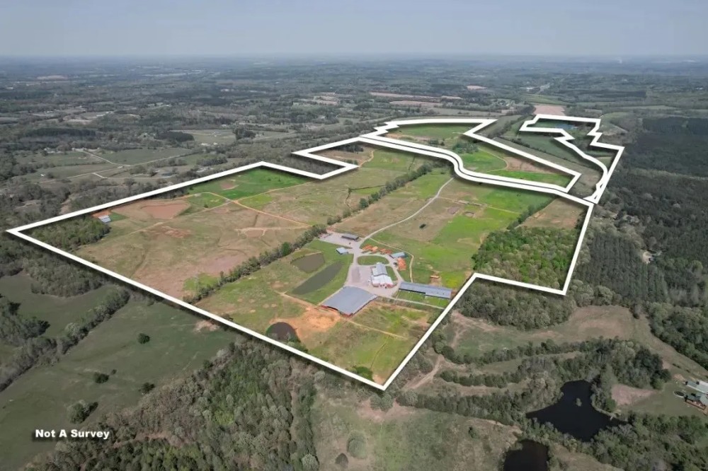 Premier Tennessee Ranch Event Center for Sale featured image