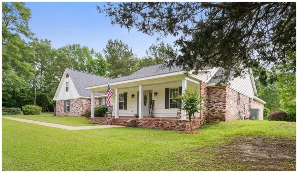 28 Acres with a Home in Warren County in Vicksburg MS featured image