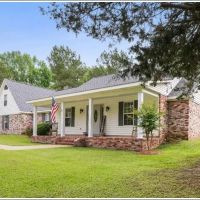 28 Acres with a Home in Warren County in Vicksburg MS