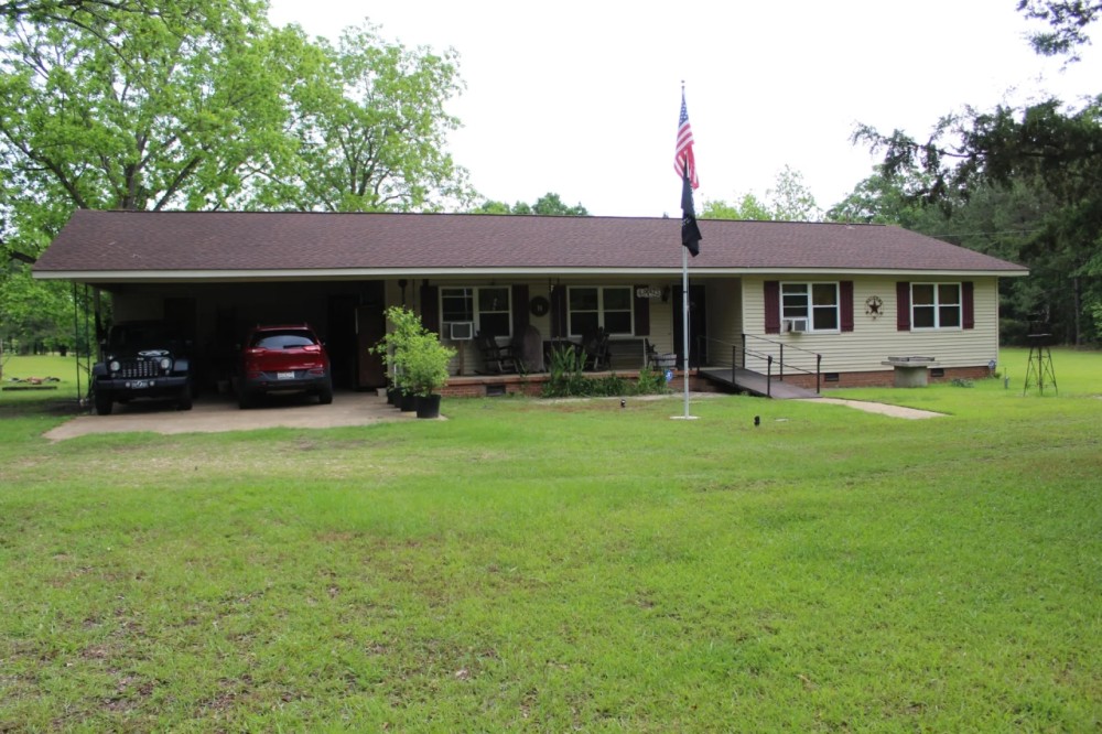 Beautiful Country Living located on 4040 N Mt. Zion Road Greenville Ala. featured image