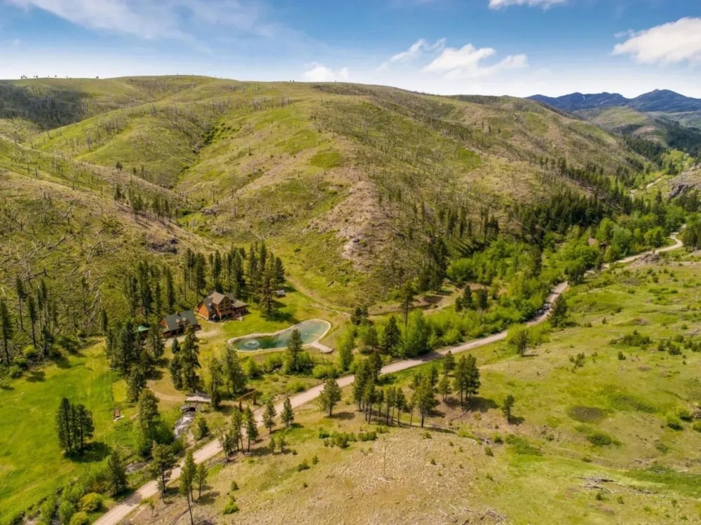 Whispering Creek Ranch featured image