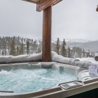 Saddle Ridge Getaway  ski-in ski-out images 3