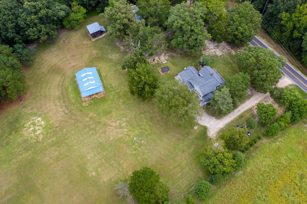 Gorgeous Farmhouse on 10 Acres featured image