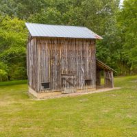 Gorgeous Farmhouse on 10 Acres images 5