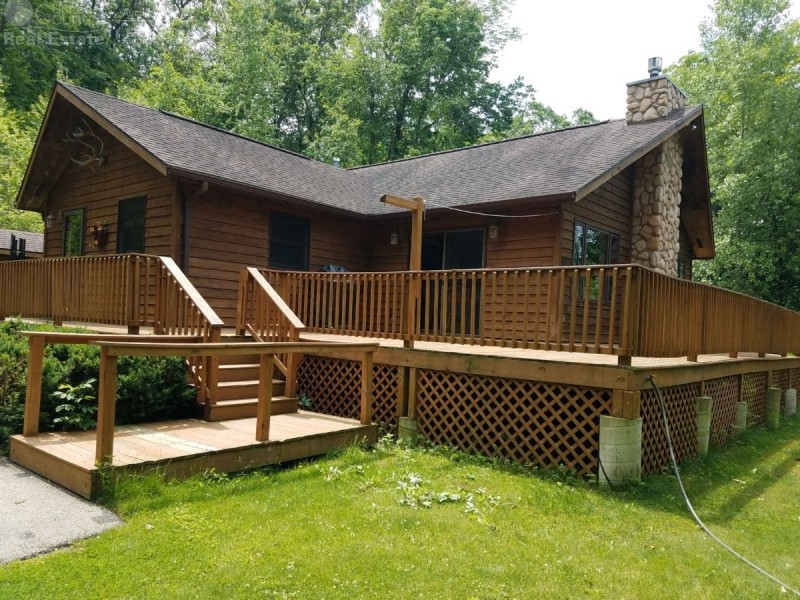 Hunting Property with Well Maintained Home Crawford Cty  WI featured image