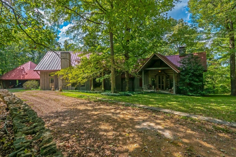 Remarkable Luxury Ranch For Sale in Maury County  TN featured image