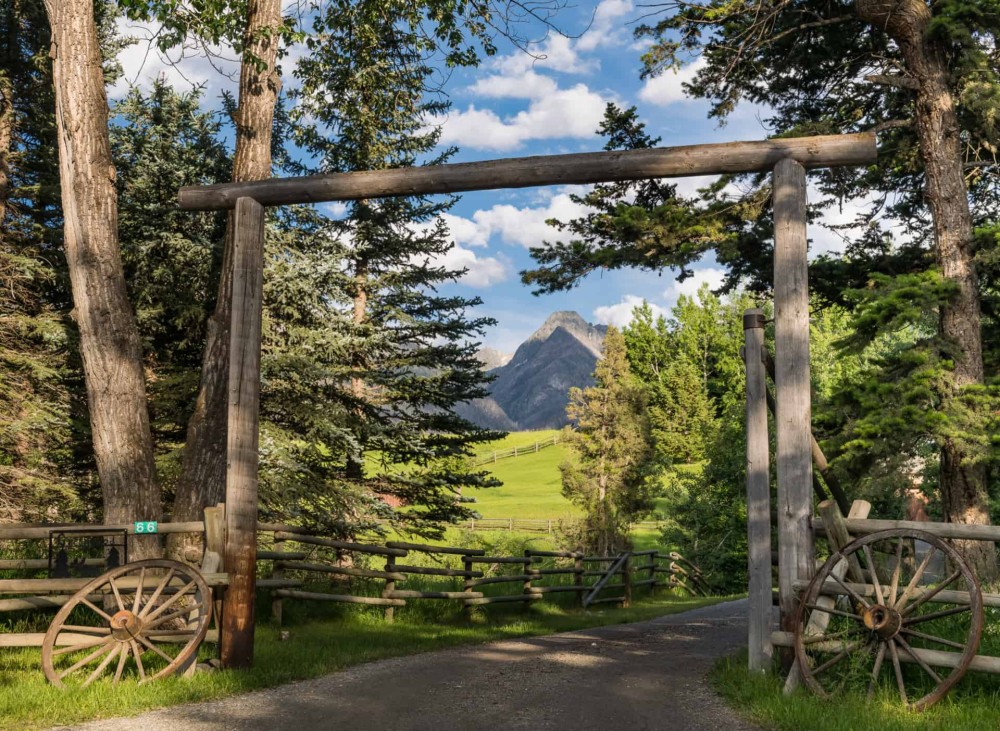 Absaroka Moon Retreat featured image
