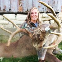 Premium Fully-Guided Whitetail Outfitters with Completely Free Range Hunts and Lodging