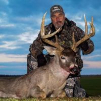 Twenty Thousand Acres of Prime Whitetail Hunting with Lodging