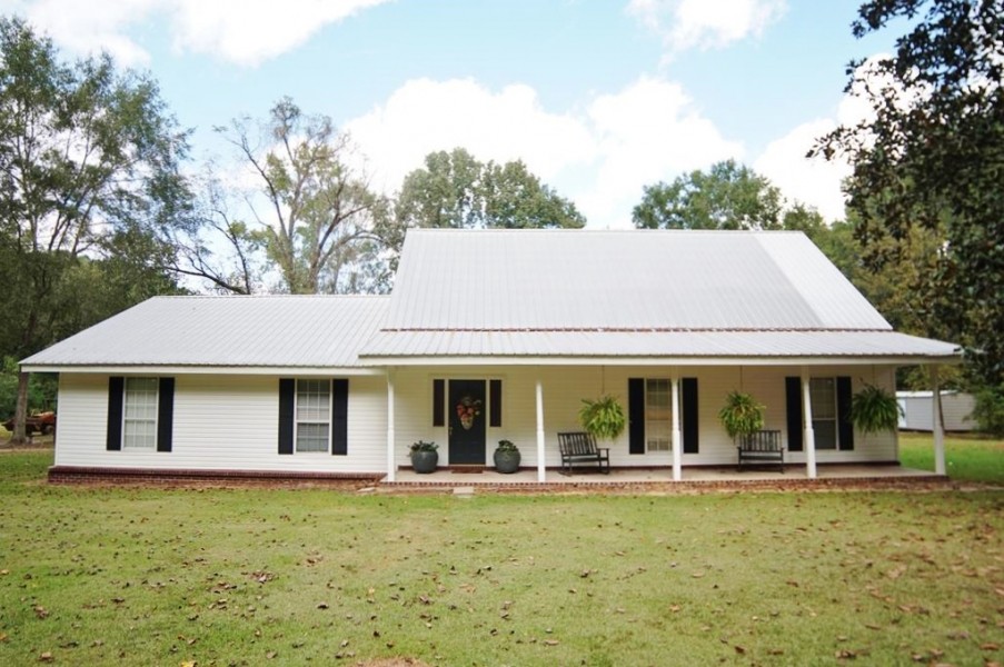 3 Bed 3 Bath Home  28 Acres Riverfront Land for Sale SW MS featured image